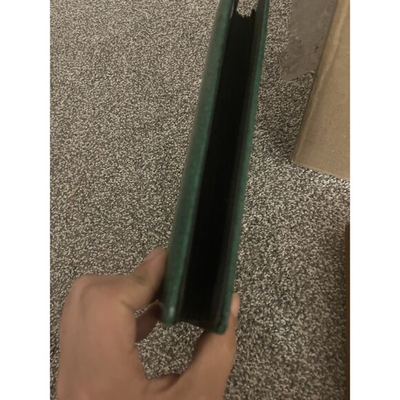 Lot Of 2 Picture Frames (5x6.5 And 8.25x8.25) And A Green Leather Photo Album - Picture 5 of 11